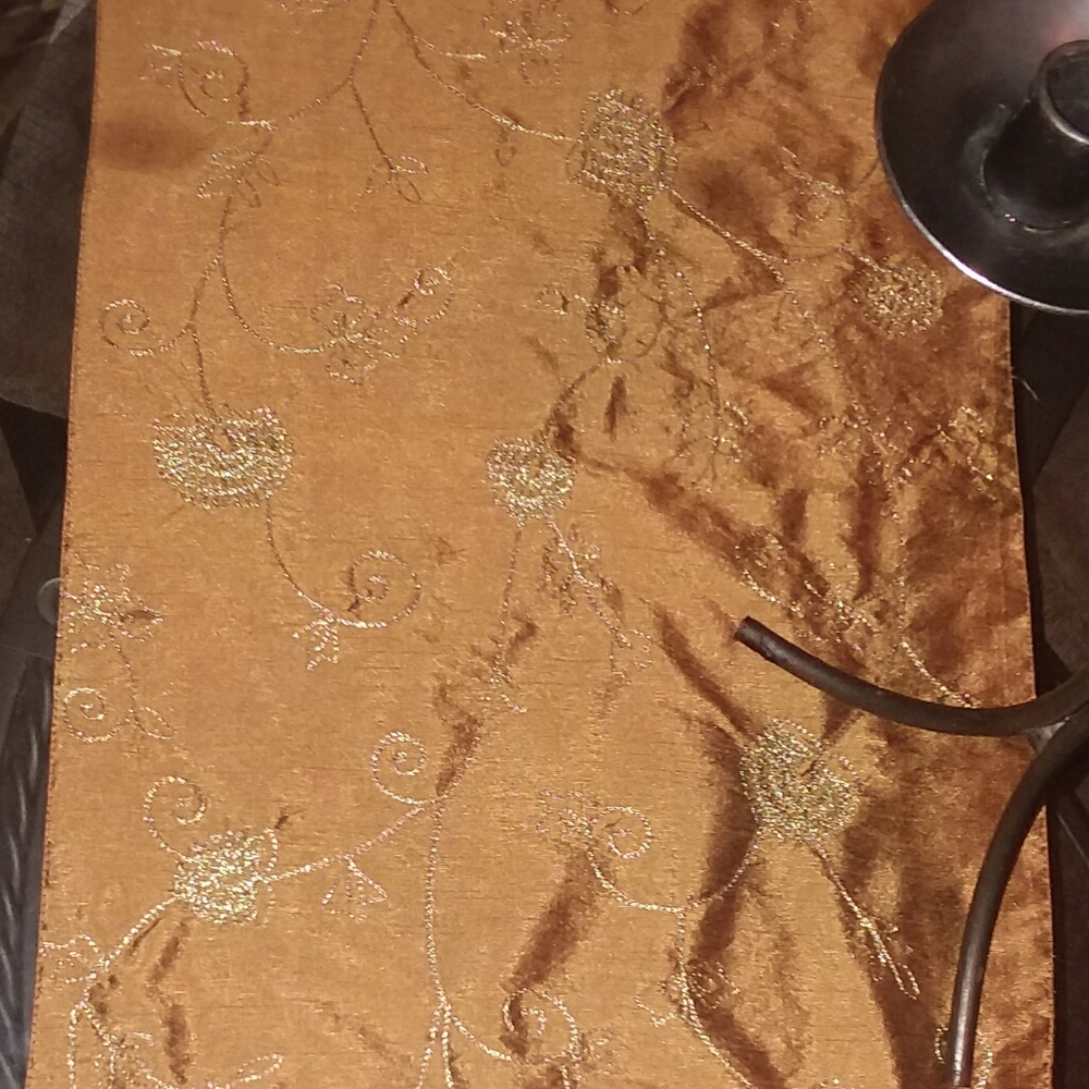 Table runner - Picture 4 of 11